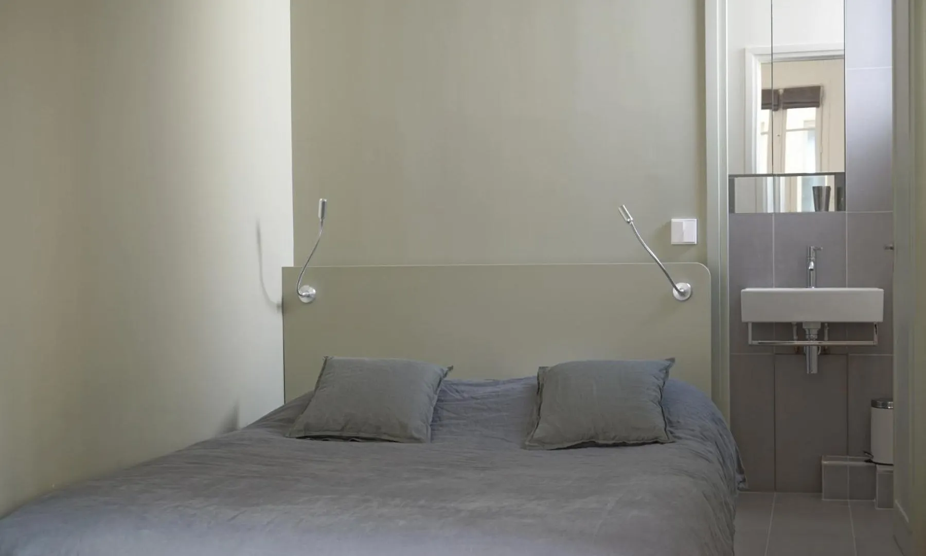 Apartment Rue Chateaubriand - 8 Paris