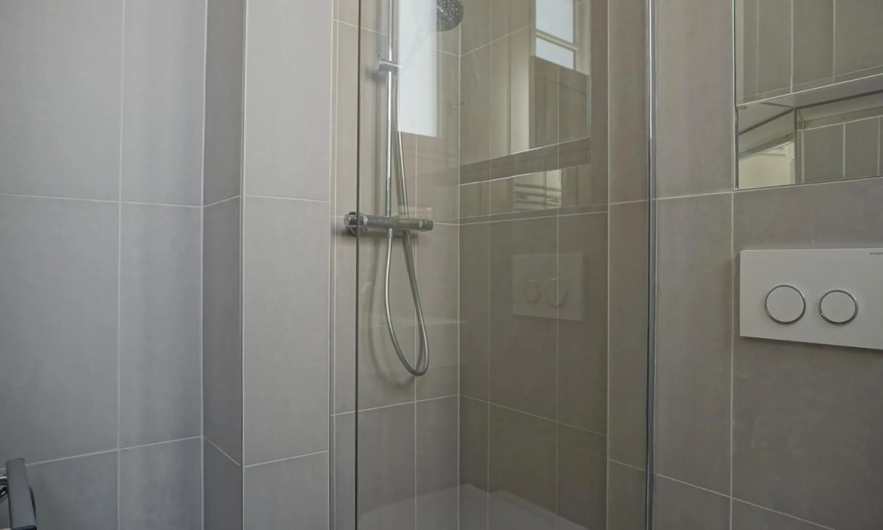 Rue Chateaubriand - 8 Apartment